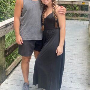 5/$10🌟 | Flowy Black Jumpsuit